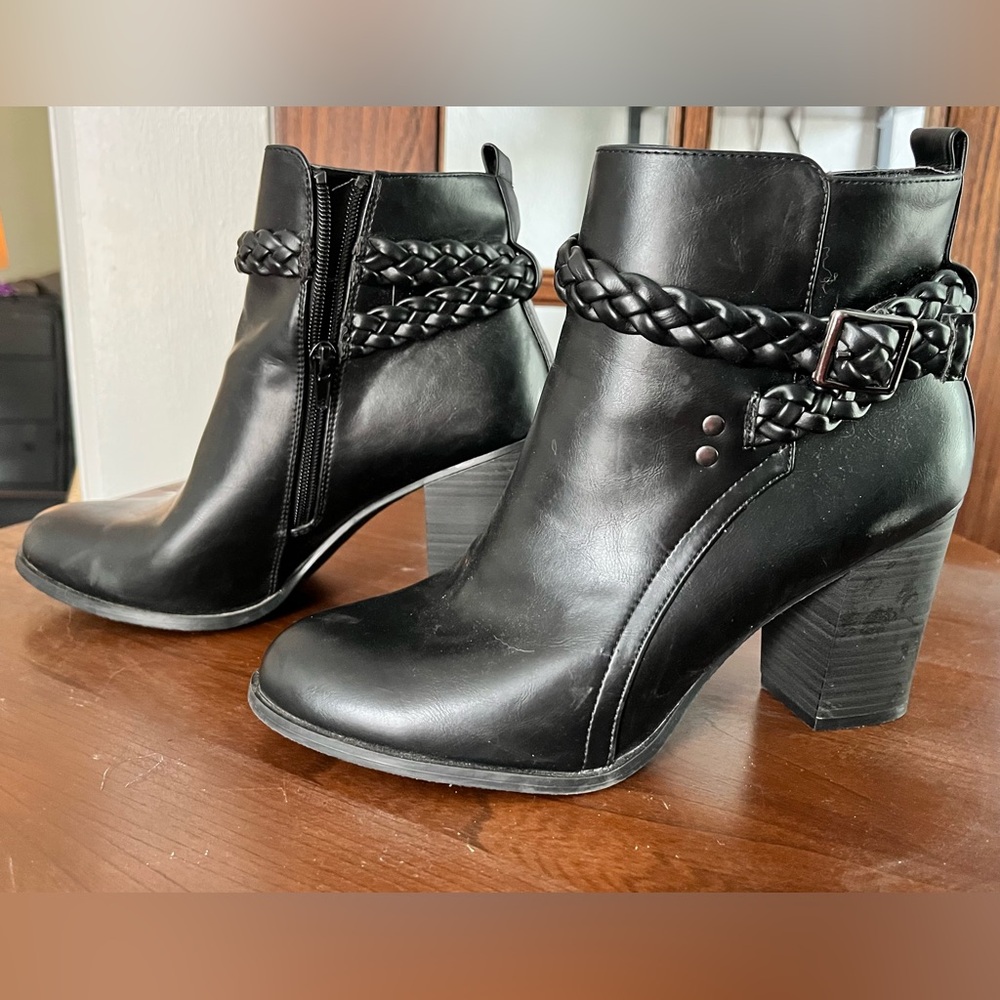 American Eagle By Payless Black Ankle Booties with Braided Detail